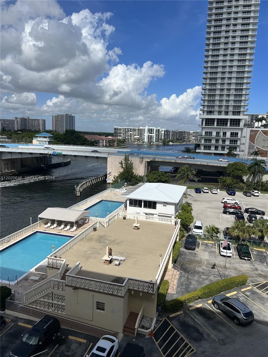 1817 S Ocean Dr 718 photo 15
