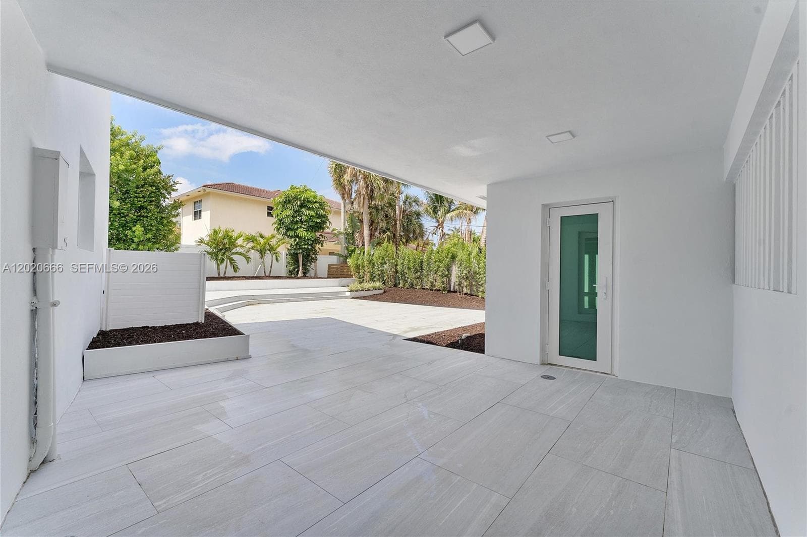 1903 Bay Dr photo 11