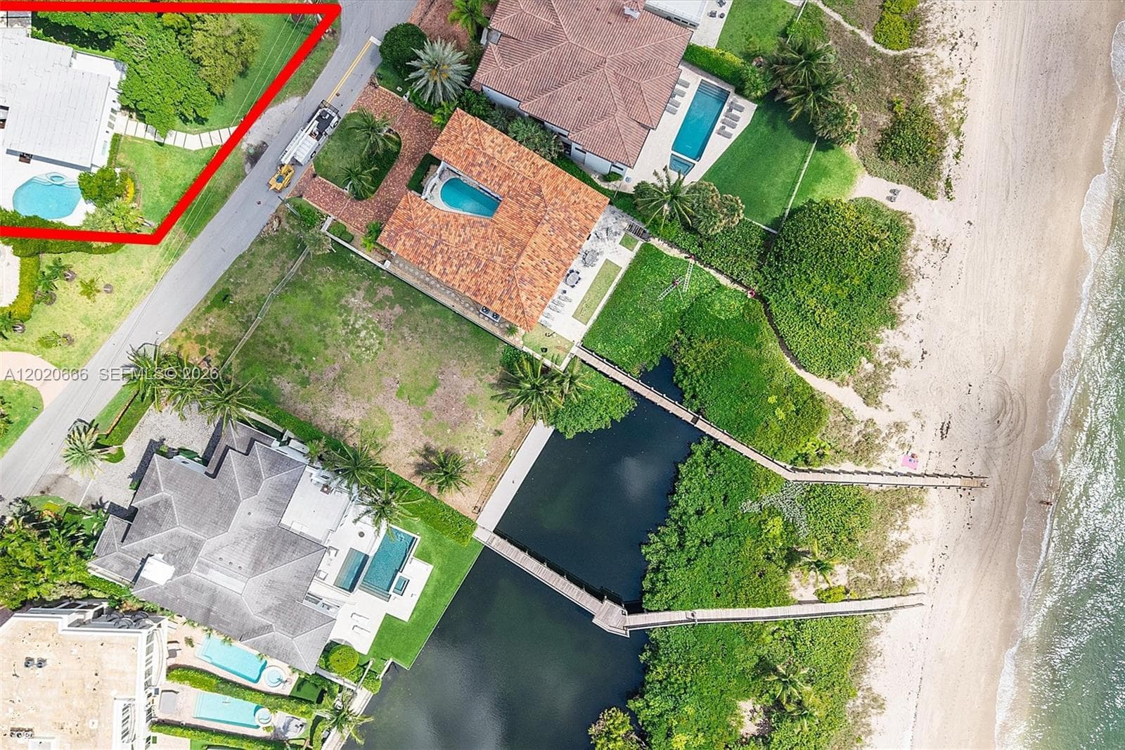 1903 Bay Dr photo 4