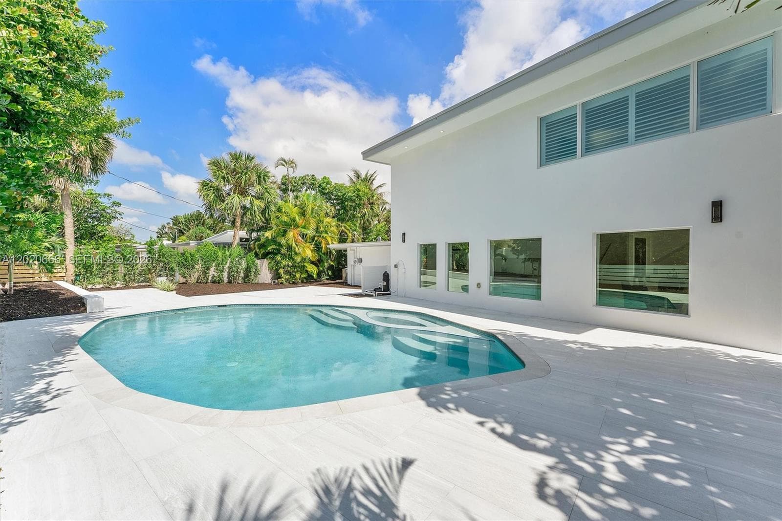 1903 Bay Dr photo 8