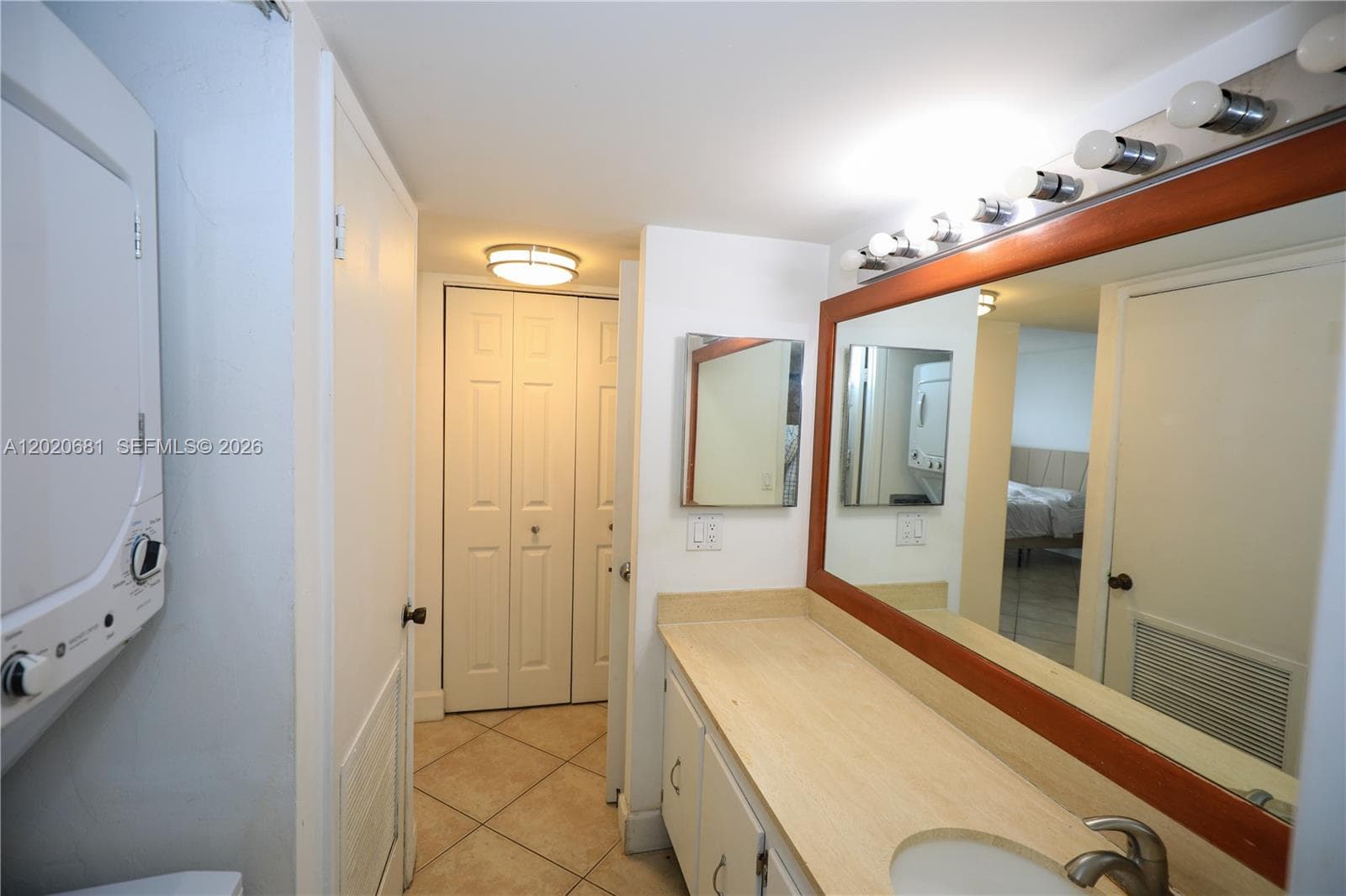 600 36th St 710 photo 16