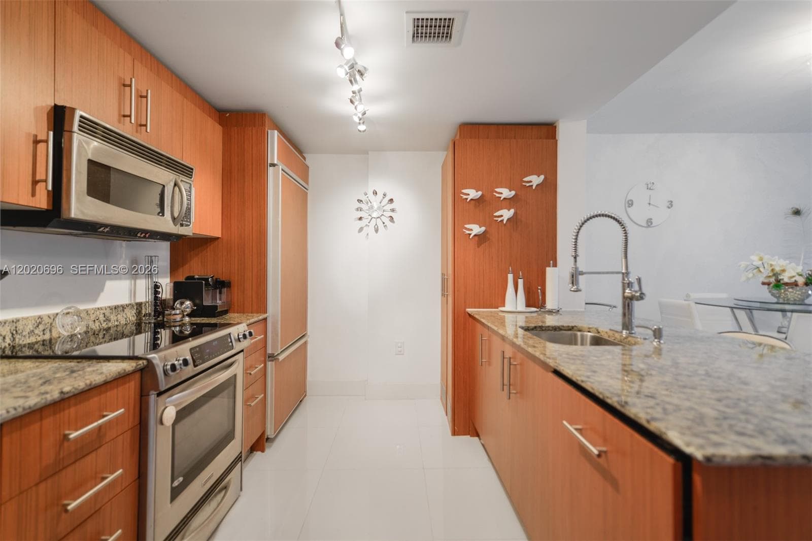 10275 Collins Ave 307 photo 4