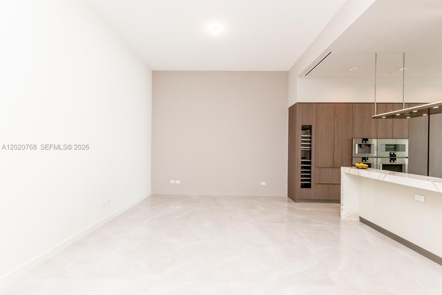 18501 Collins 1503 photo 17