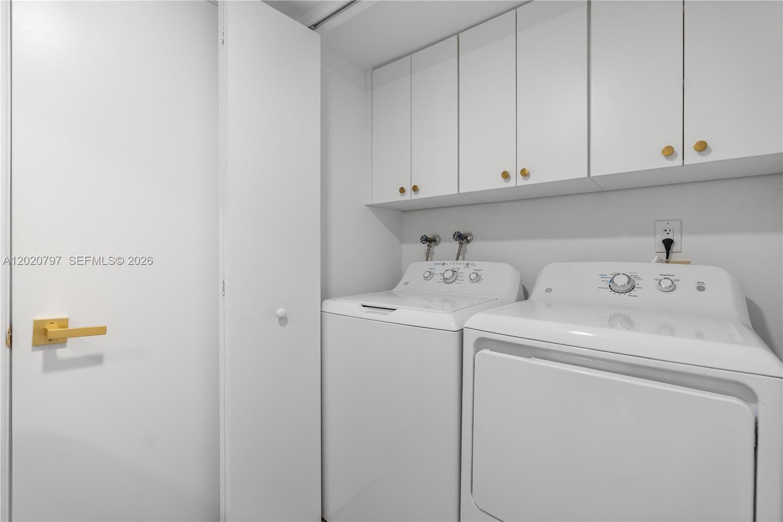 19101 36th Ct 402 photo 23