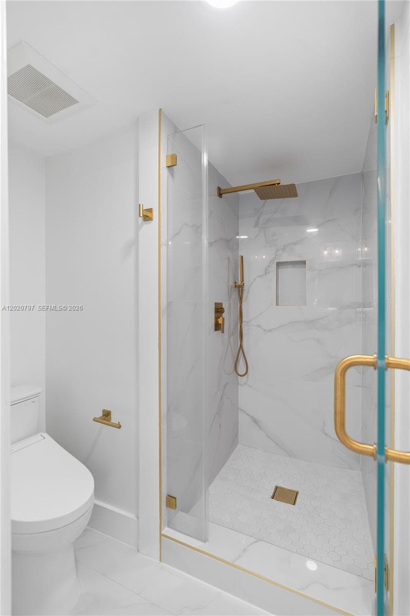 19101 36th Ct 402 photo 16