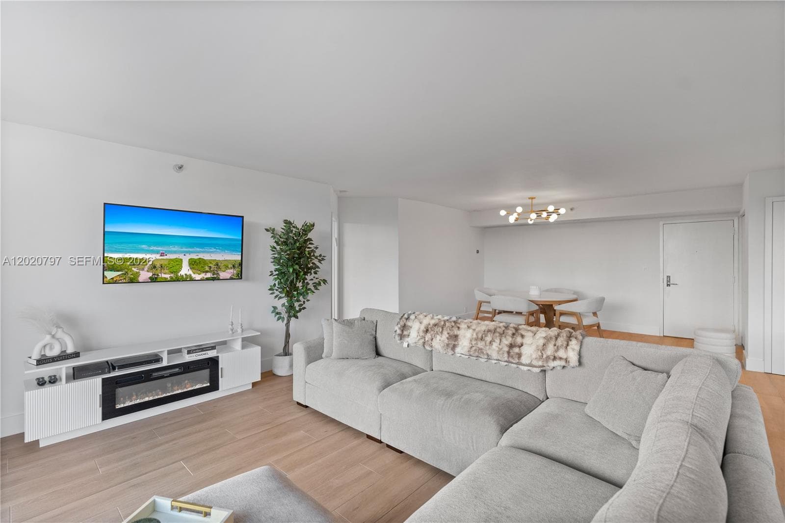 19101 36th Ct 402 photo 7