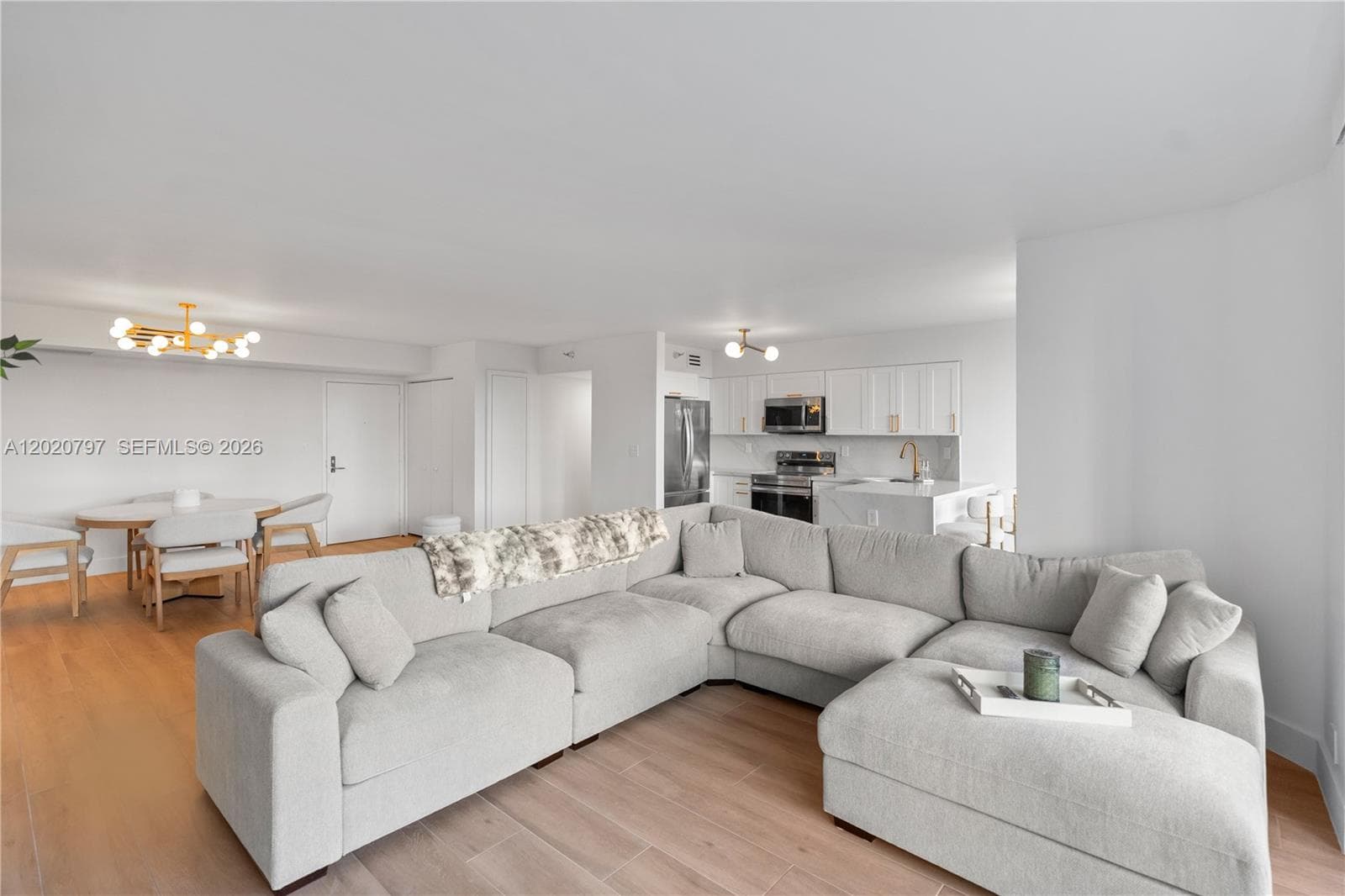 19101 36th Ct 402 photo 1