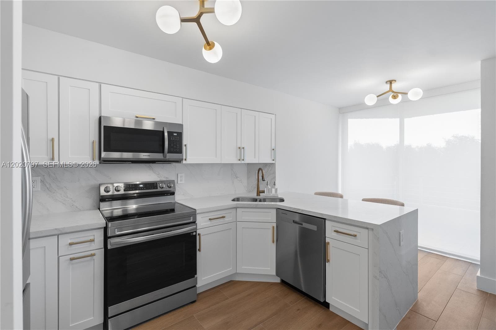 19101 36th Ct 402 photo 9