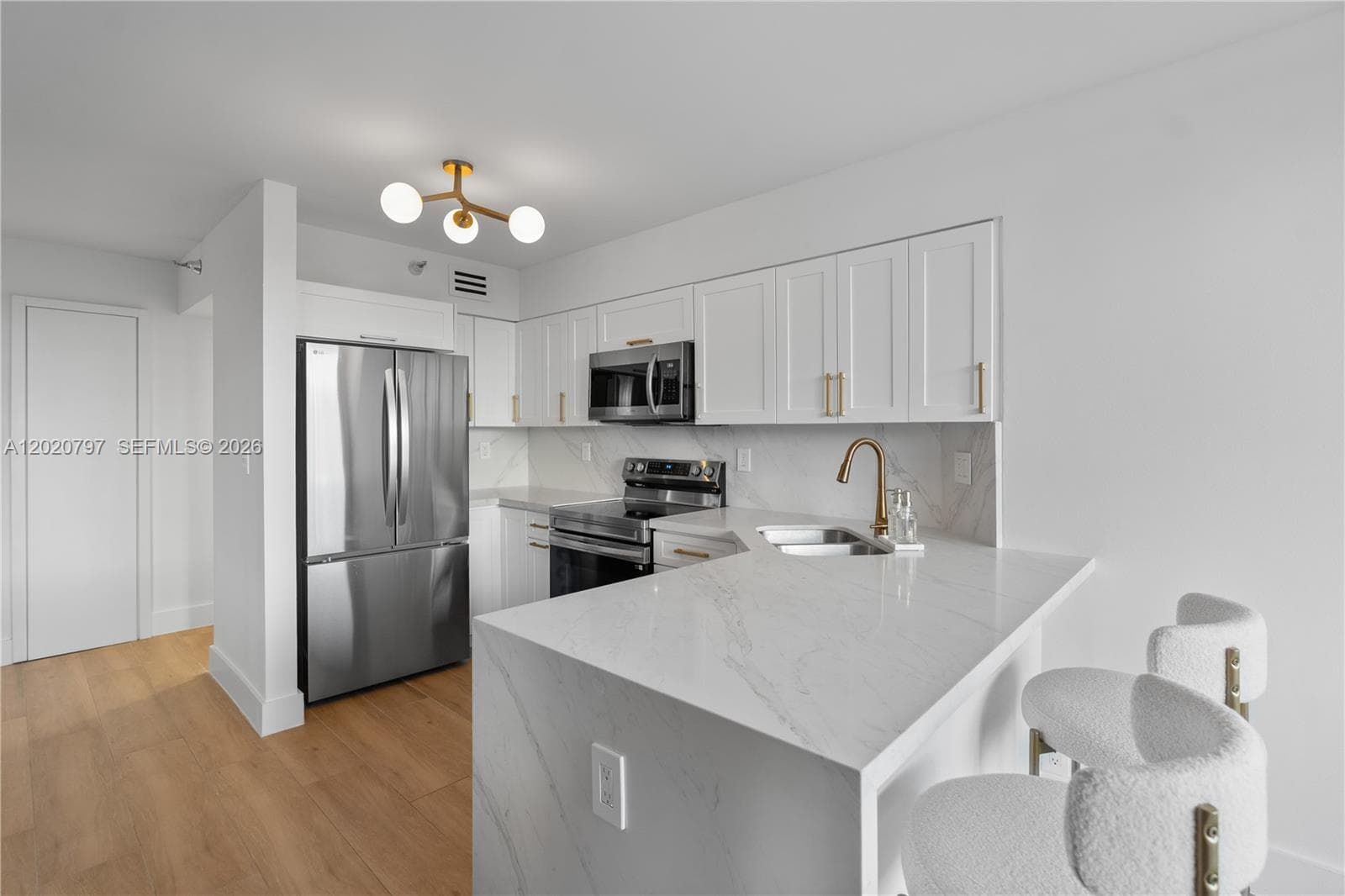 19101 36th Ct 402 photo 8