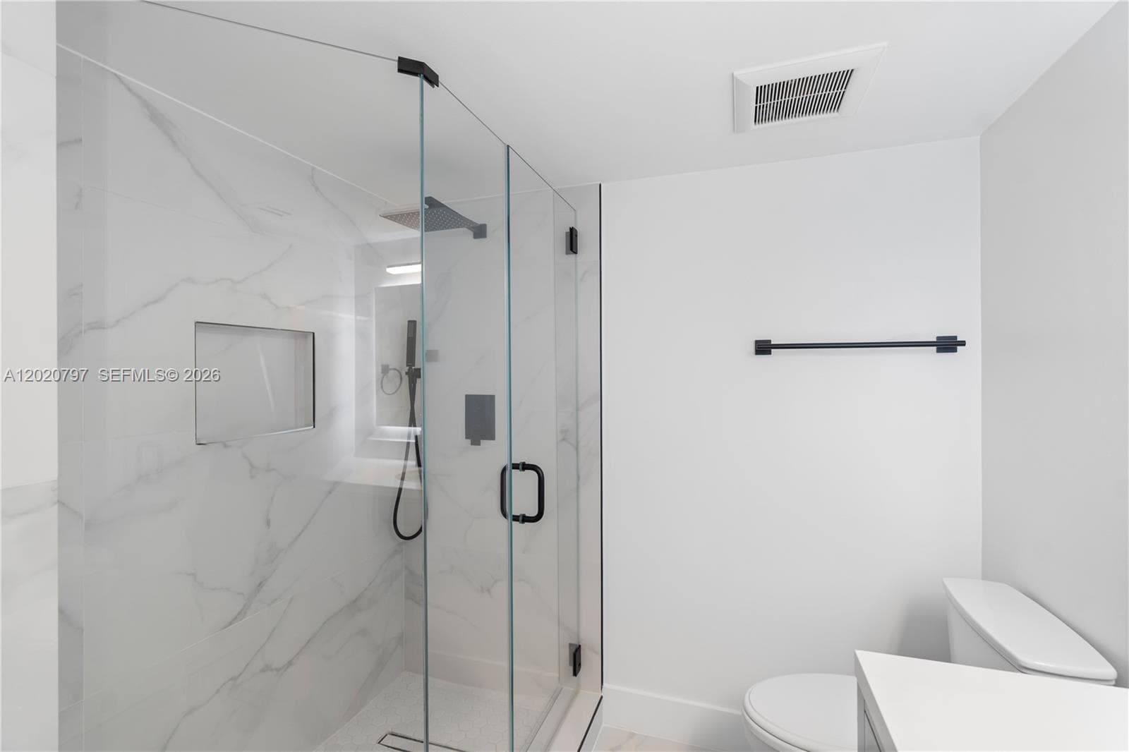 19101 36th Ct 402 photo 21