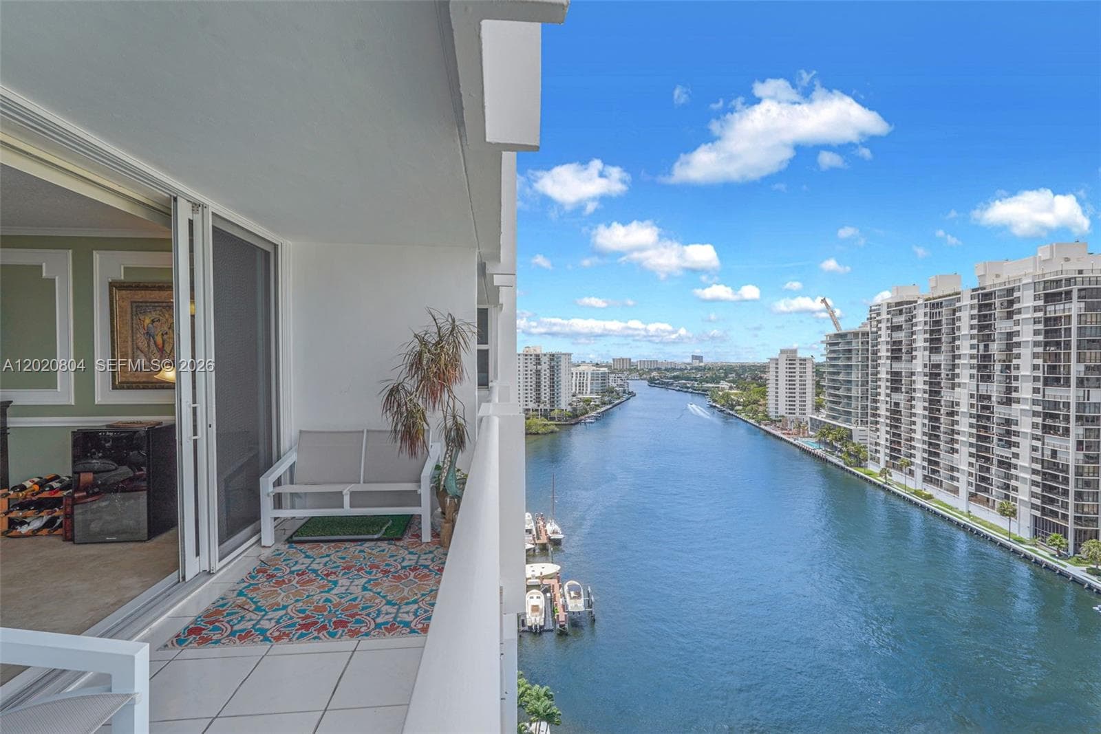 2800 Sunrise Blvd 17E photo 2