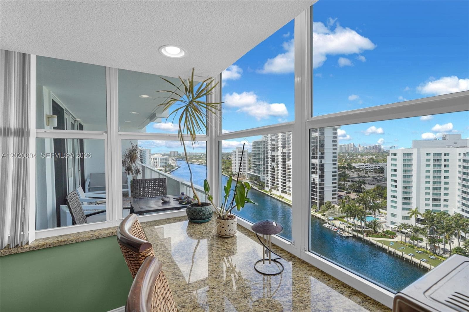 2800 Sunrise Blvd 17E photo 1