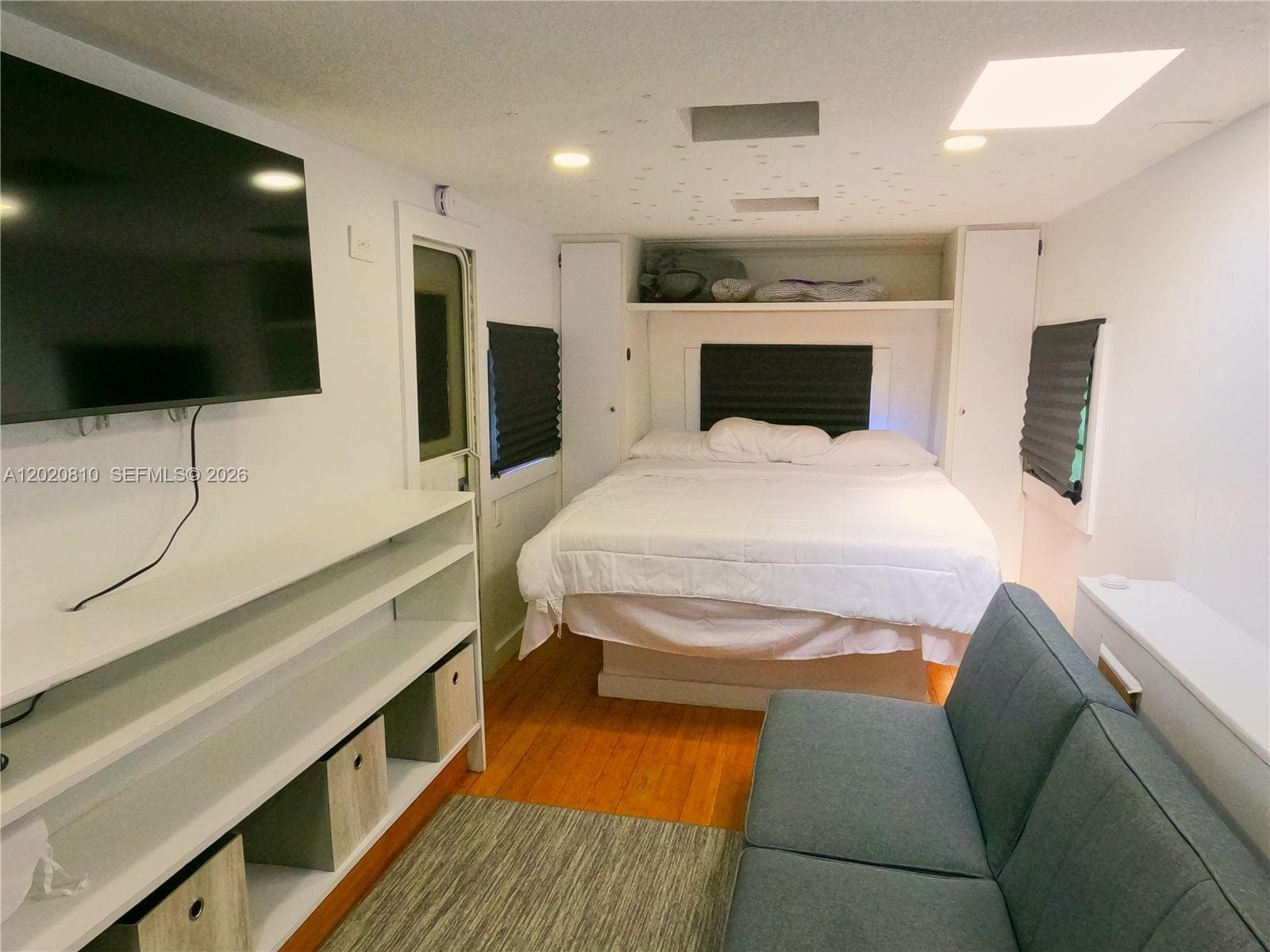 RV photo 13