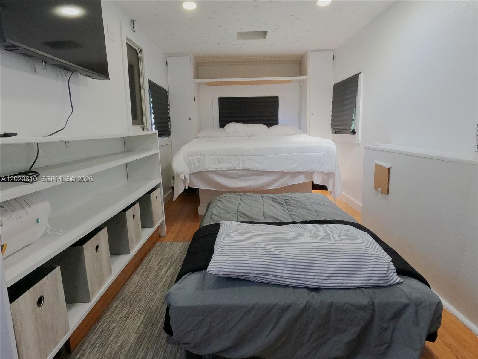 RV photo 15