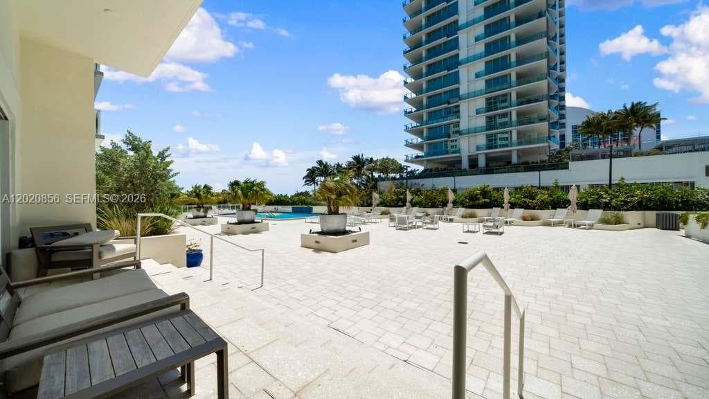 6917 Collins Ave L-107 photo 2