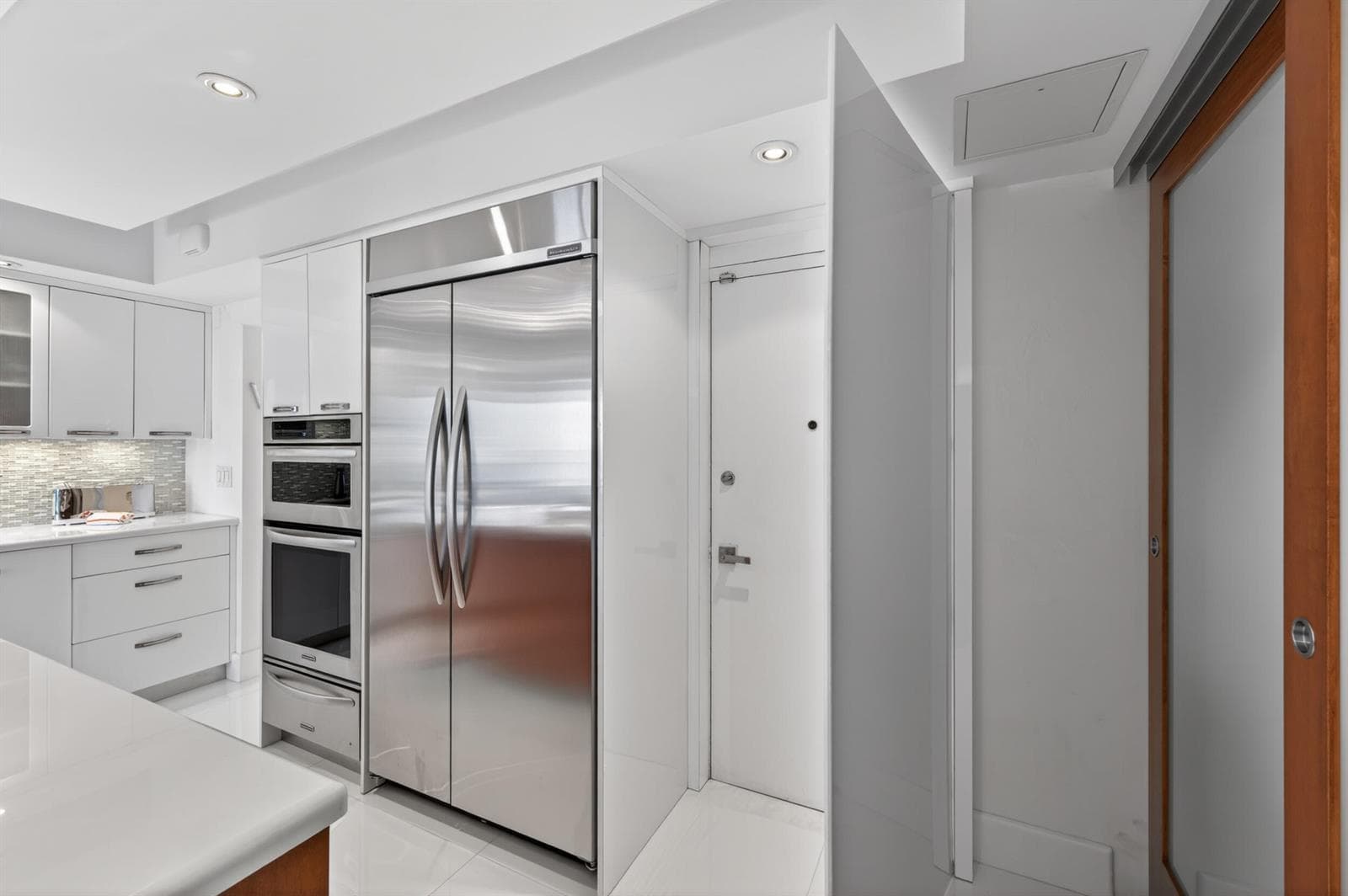 10155 Collins Avenue 1401 photo 15