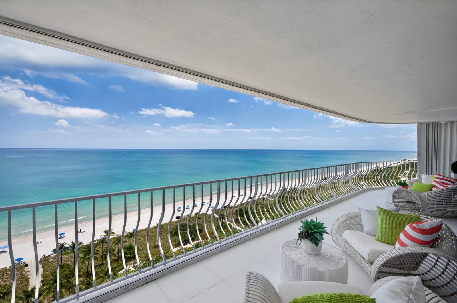 10155 Collins Avenue 1401 photo 4