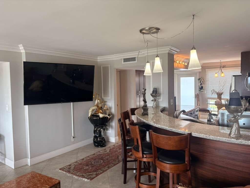 2611 N Riverside Drive Apt 703 photo 17