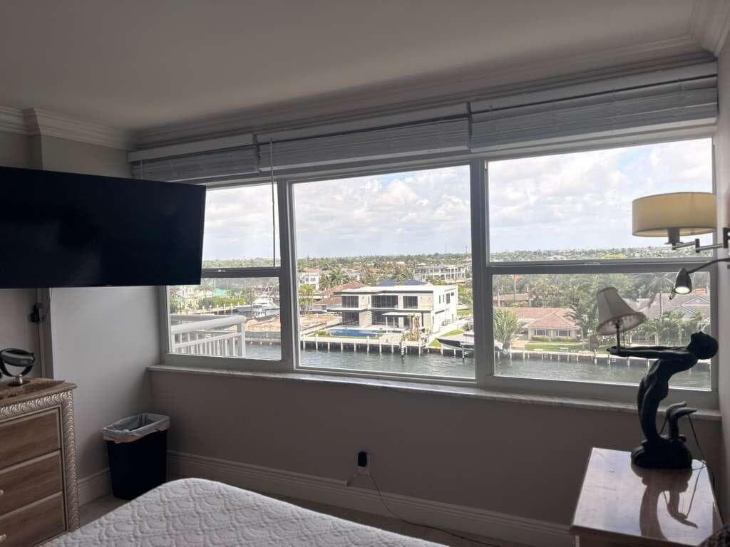 2611 N Riverside Drive Apt 703 photo 15
