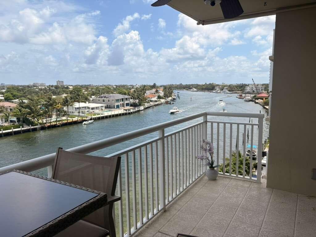 2611 N Riverside Drive Apt 703 photo 4