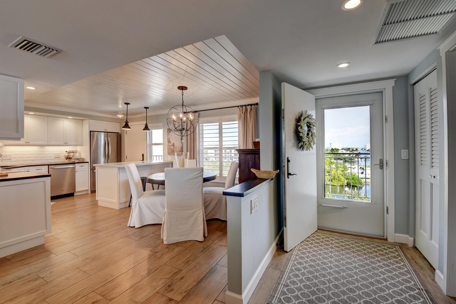 1 Harbourside Drive 3702 photo 2