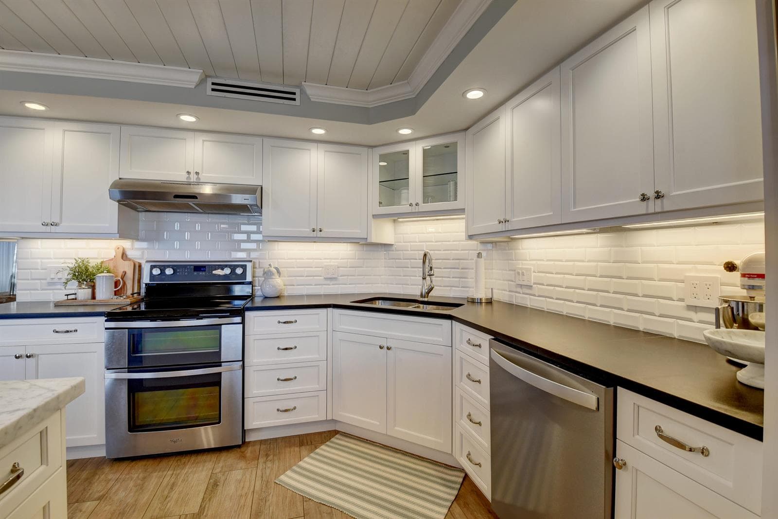 1 Harbourside Drive 3702 photo 4