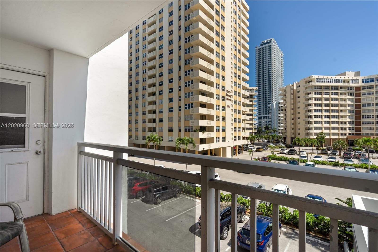 1849 Ocean Dr 305 photo 2