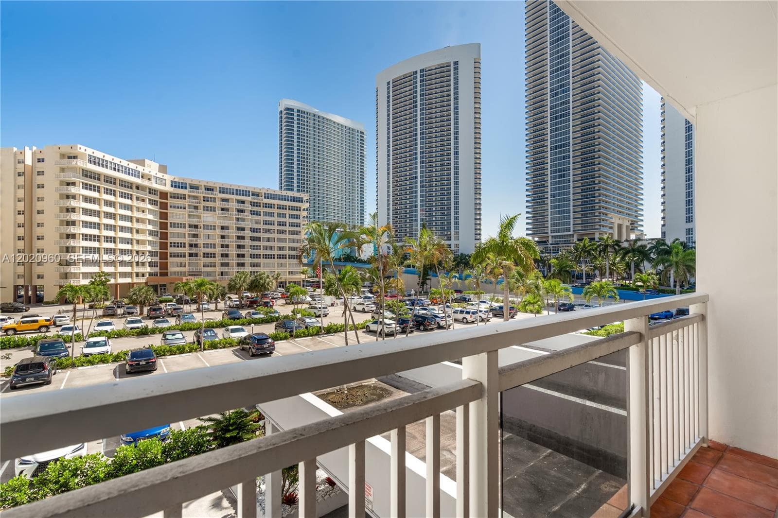 1849 Ocean Dr 305 photo 1