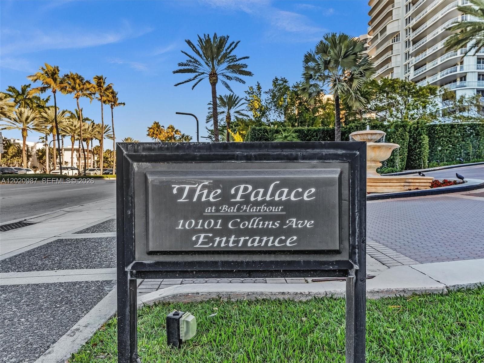 10101 Collins Ave 18C + CABANA photo 5