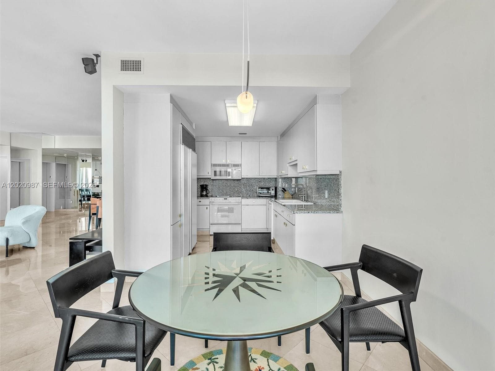 10101 Collins Ave 18C + CABANA photo 18