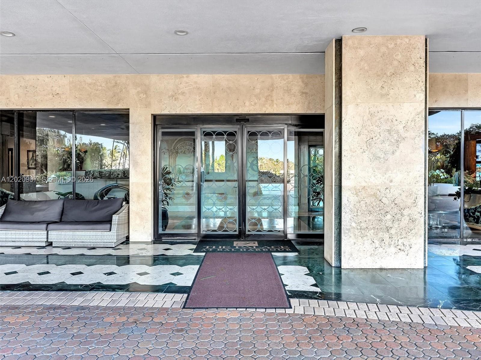 10101 Collins Ave 18C + CABANA photo 4