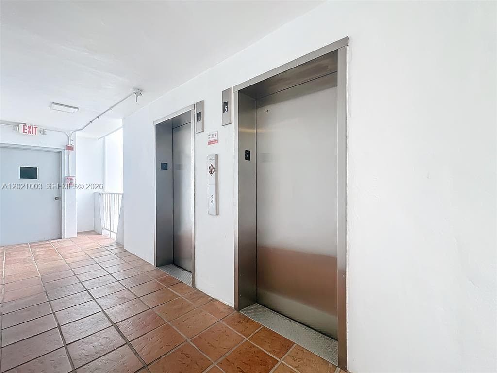 7133 Bay Dr 705 photo 23