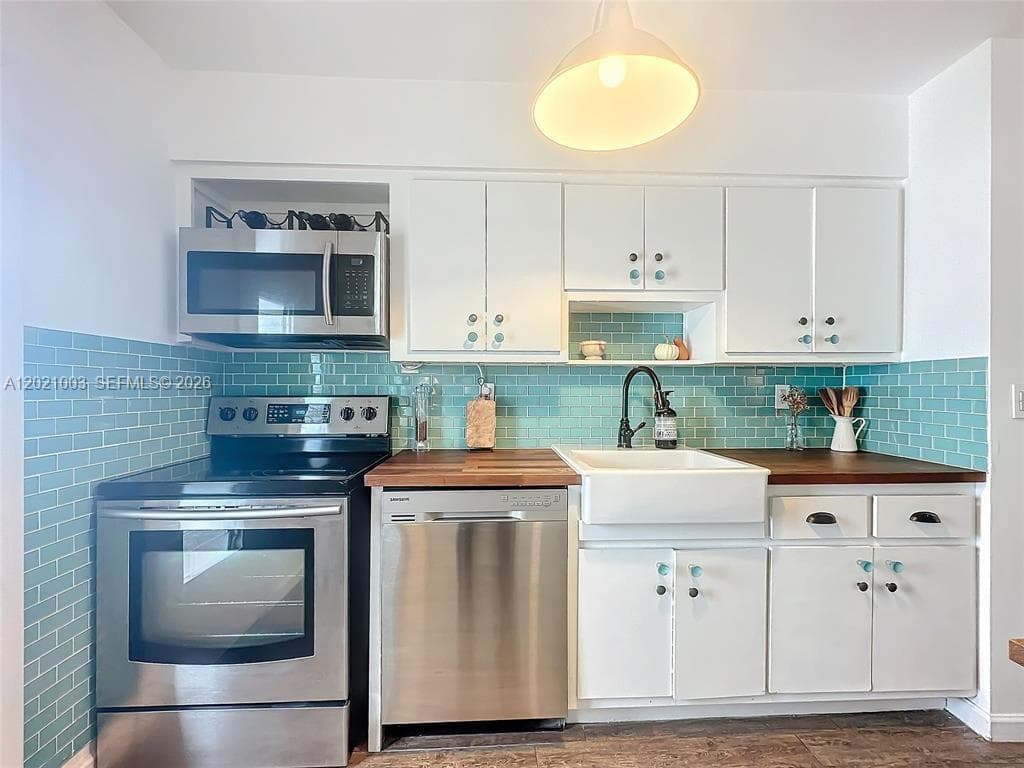 7133 Bay Dr 705 photo 17