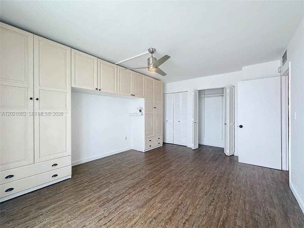 7133 Bay Dr 705 photo 9