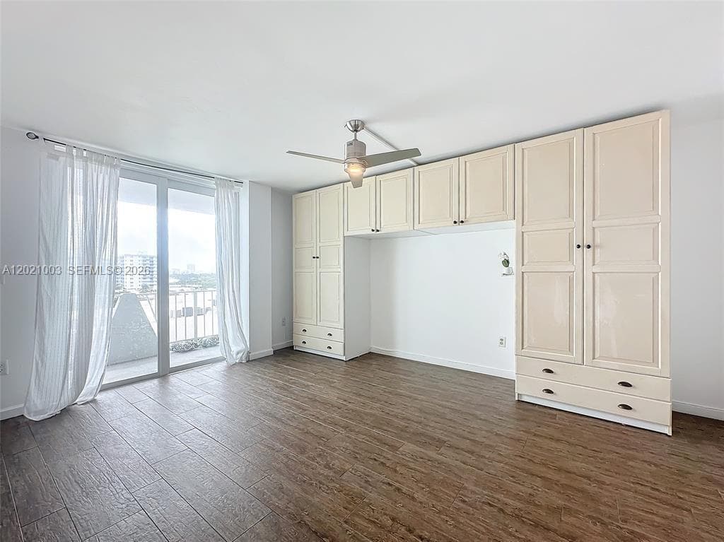 7133 Bay Dr 705 photo 8