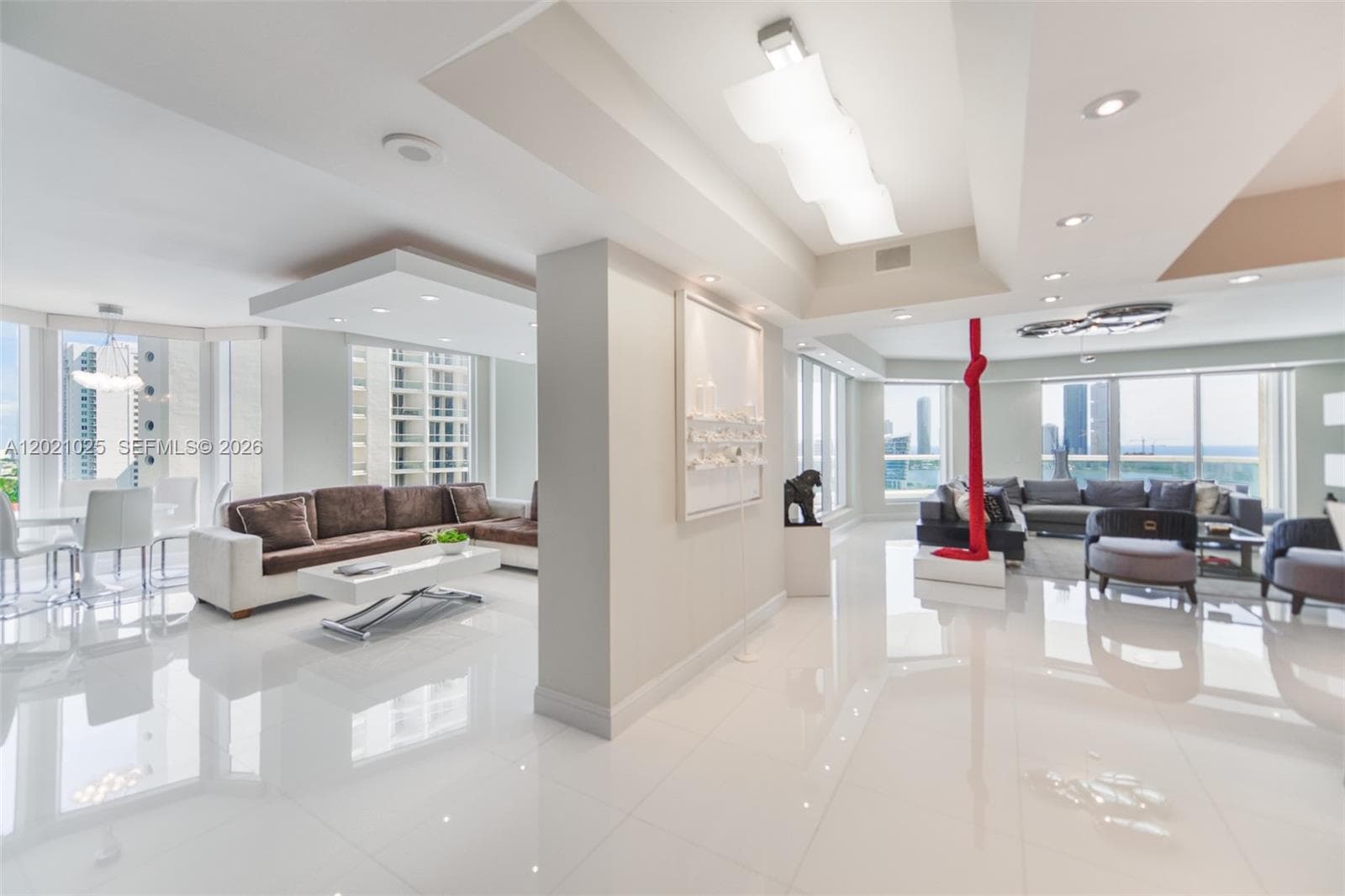 6000 Island Blvd 1801 photo 3