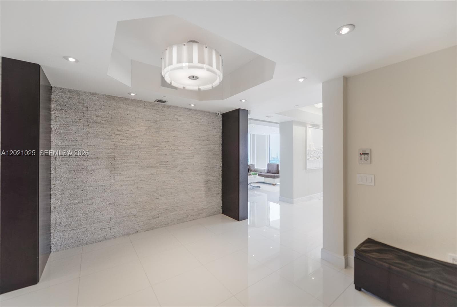 6000 Island Blvd 1801 photo 1