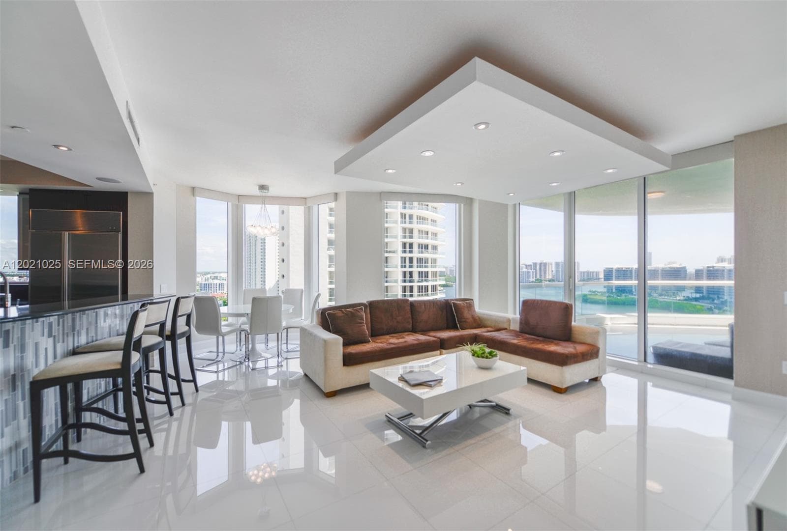 6000 Island Blvd 1801 photo 10