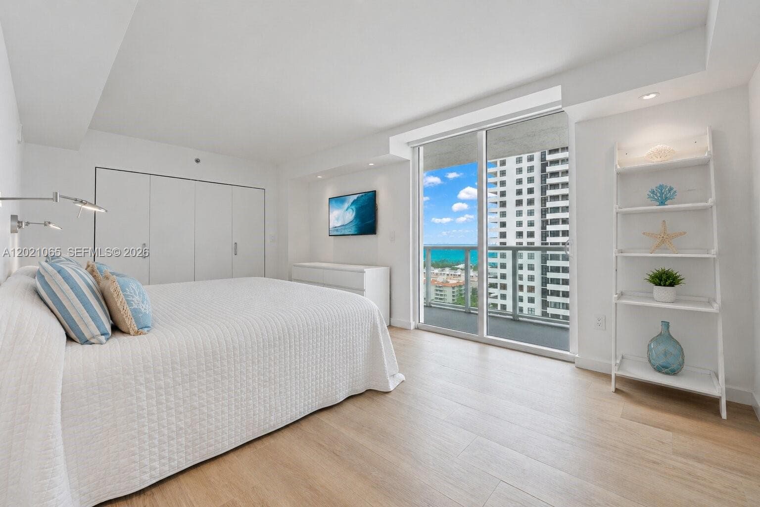 2457 Collins Ave 1703 photo 17