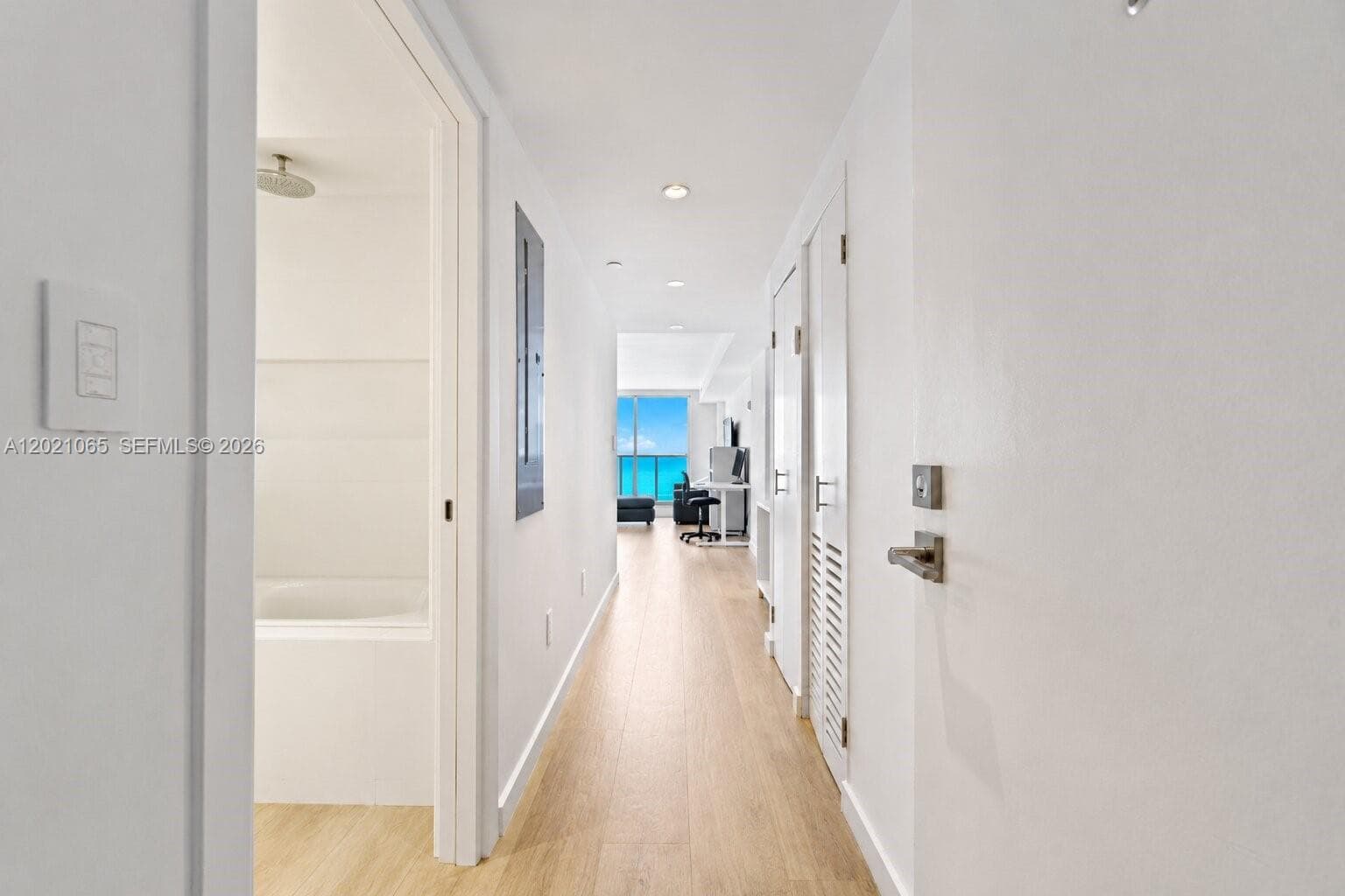 2457 Collins Ave 1703 photo 3