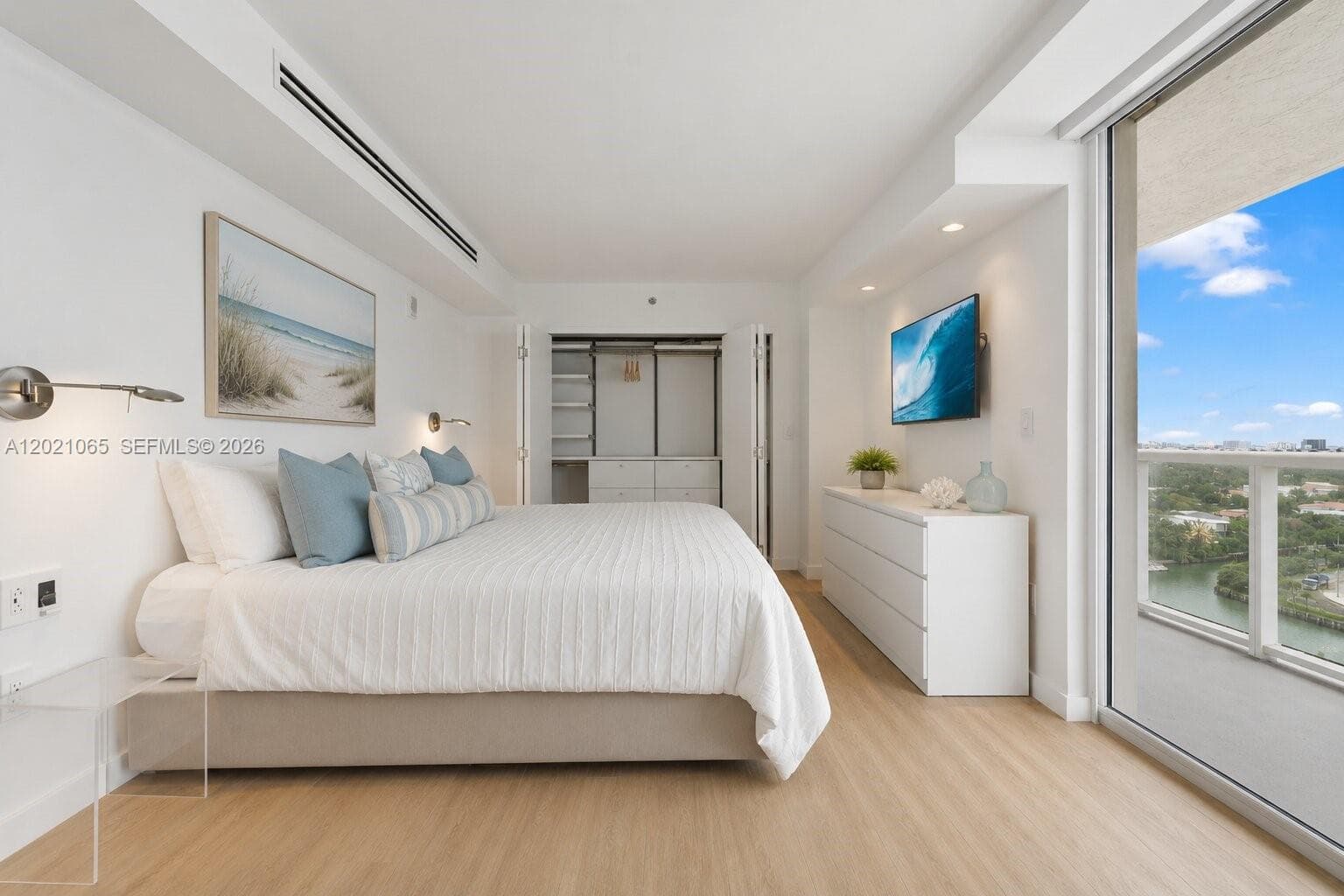 2457 Collins Ave 1703 photo 18