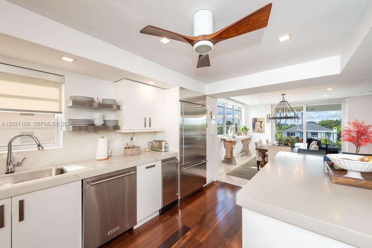 10180 Bay Harbor Dr 4A photo 6