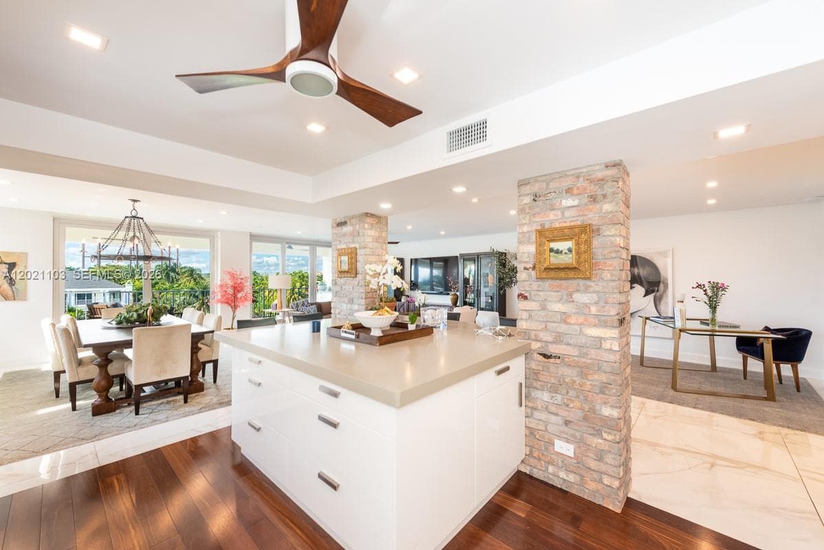 10180 Bay Harbor Dr 4A photo 8