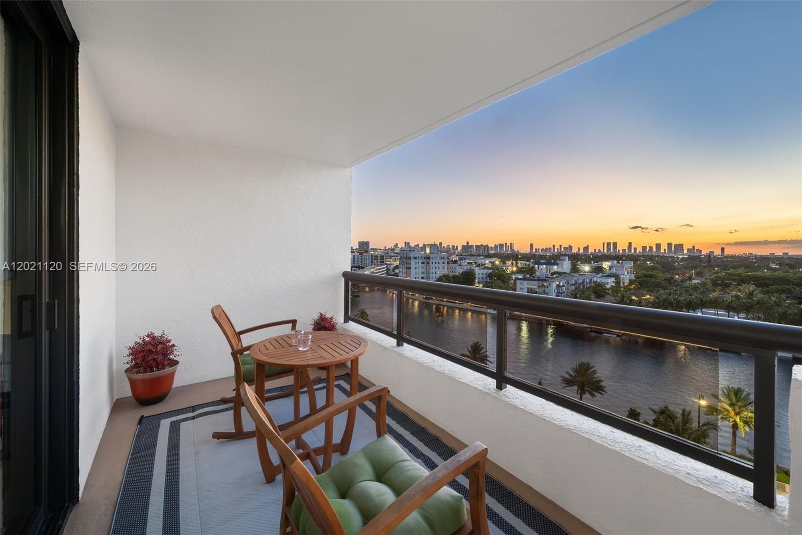 2555 Collins Ave 1106 photo 18