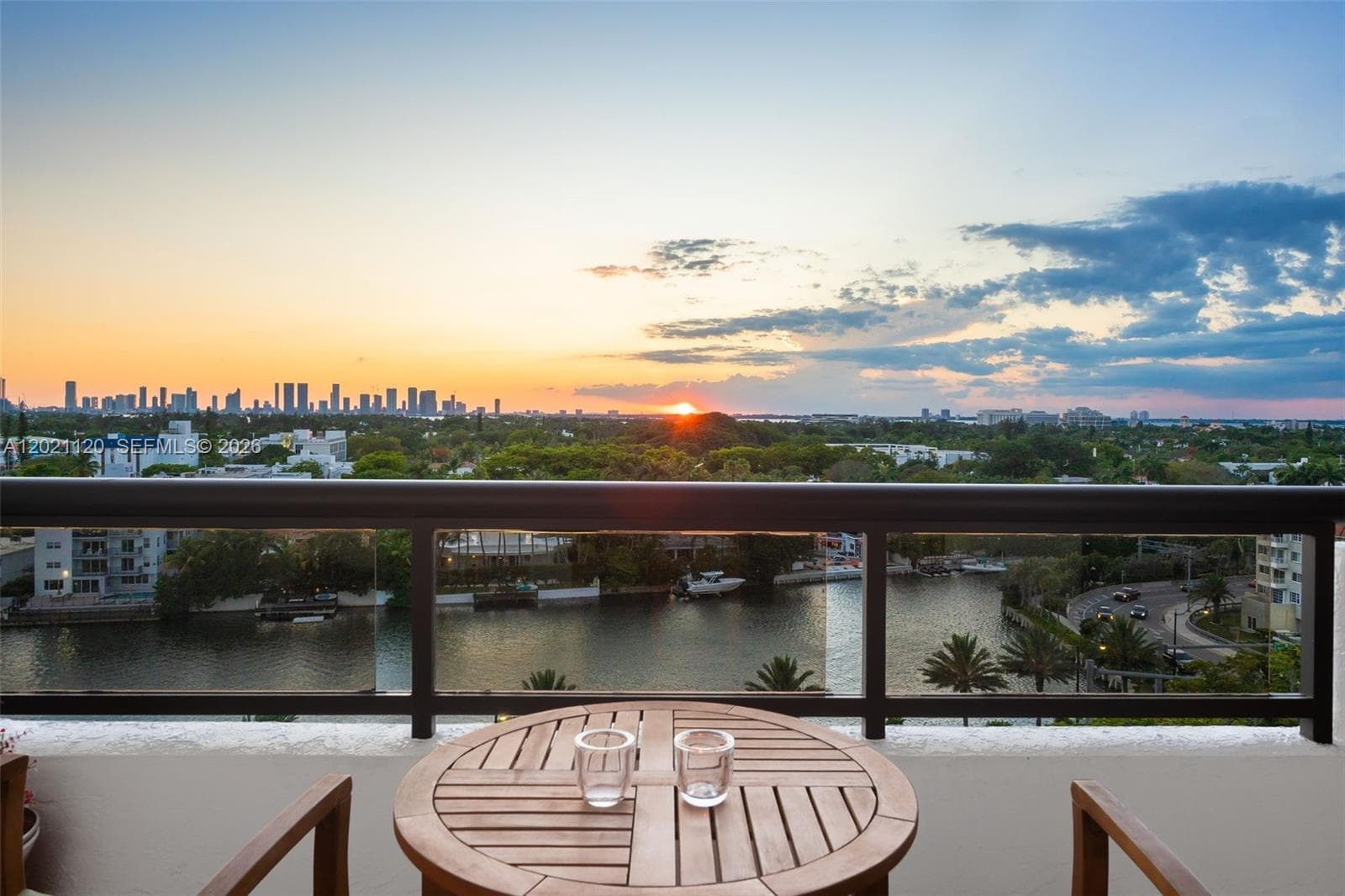 2555 Collins Ave 1106 photo 19