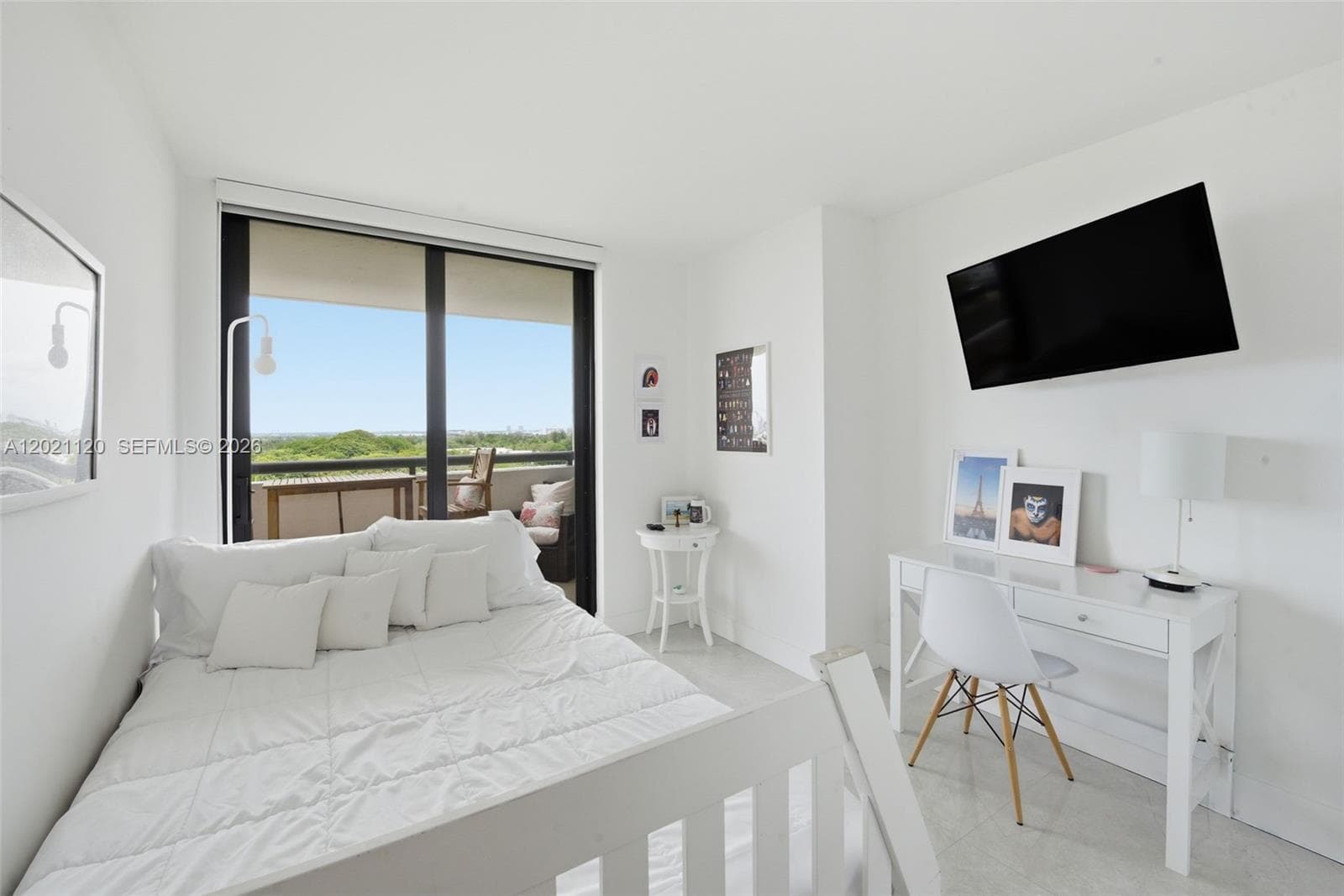 2555 Collins Ave 1106 photo 8