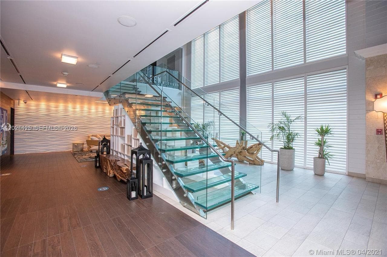 17315 Collins Ave 1507 photo 4
