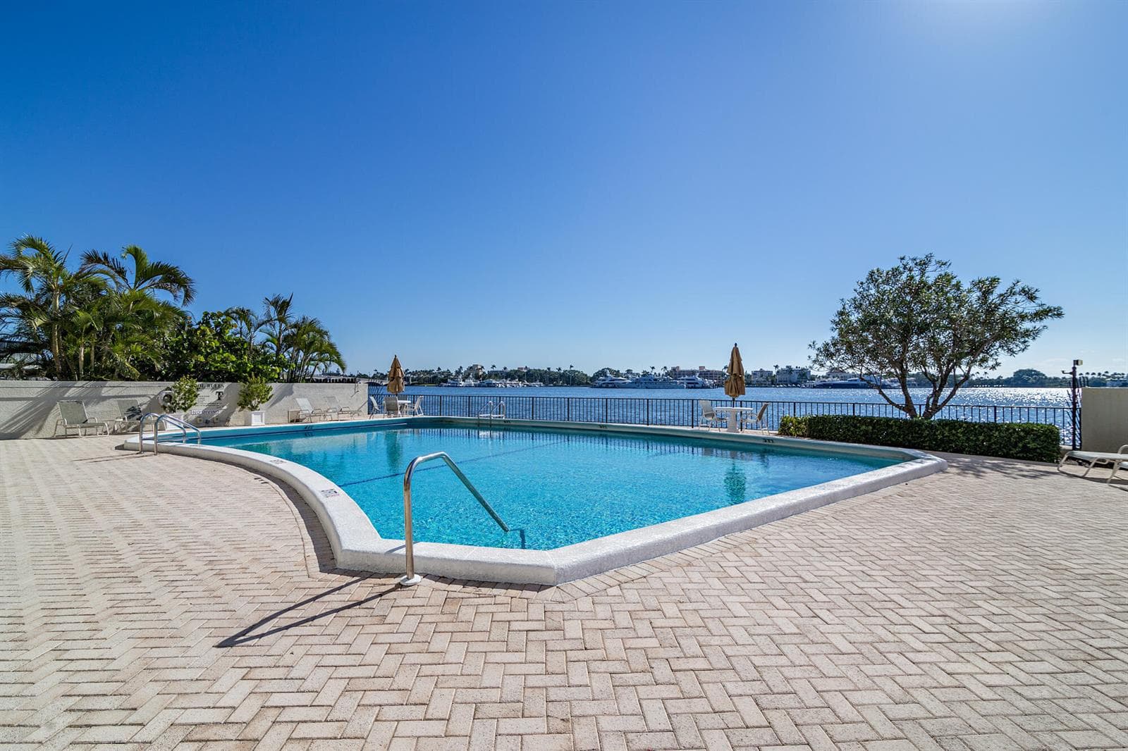 1200 S Flagler Drive 1706 photo 10