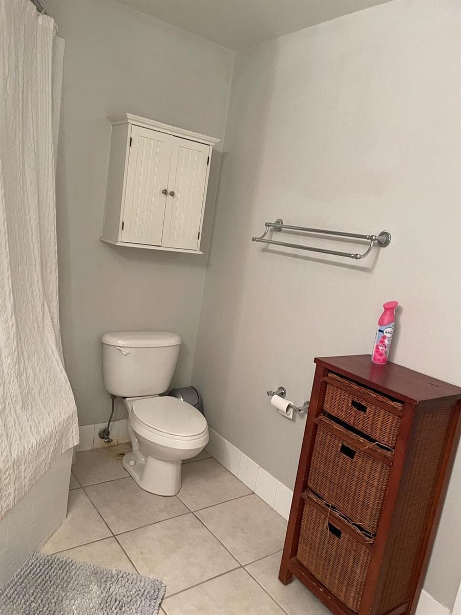 2060 Greenview Shores Boulevard 319 photo 13