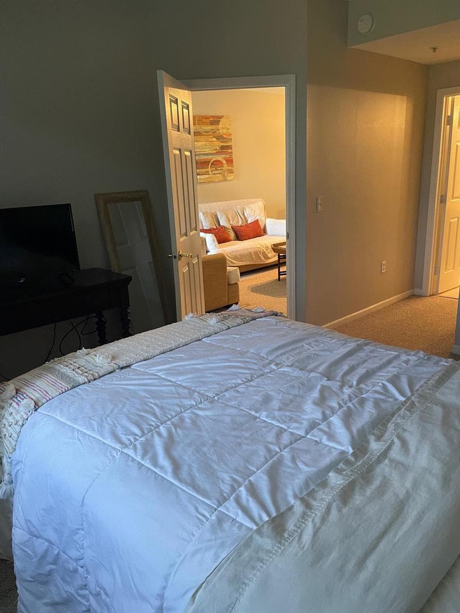 2060 Greenview Shores Boulevard 319 photo 10